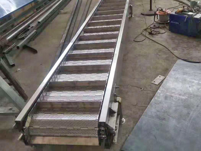 不銹鋼鏈板輸送機