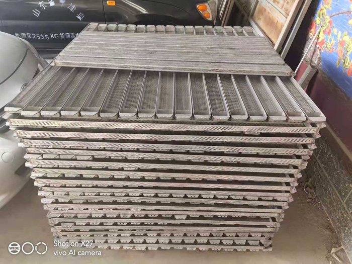  不銹鋼粉絲烘干盒在生產線的操作流程